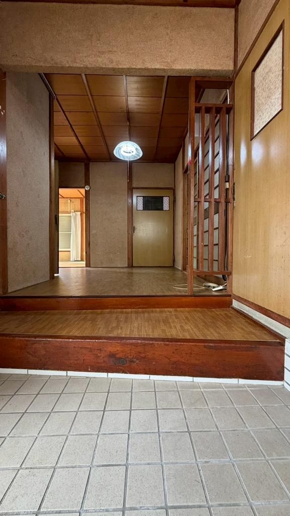 4DK Single-Story House for Sale in Wakayama City with Garden - Thumbnail 2
