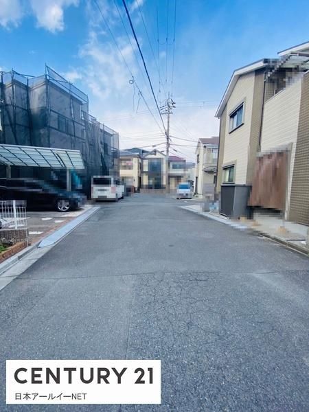 4LDK Detached House for Sale in Takatsuki, Osaka - Thumbnail 3
