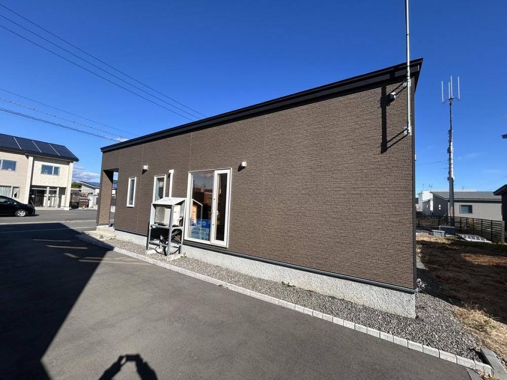 3LDK Single-Story House for Sale in Tomakomai, Hokkaido - Thumbnail 2