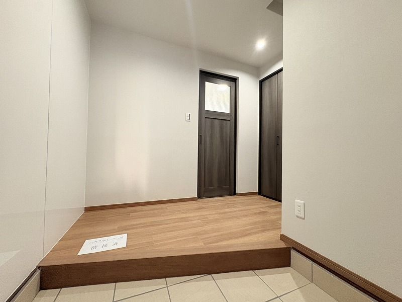 Renovated 2SLDK House Near Suminodo Station, Daito City - Image 1