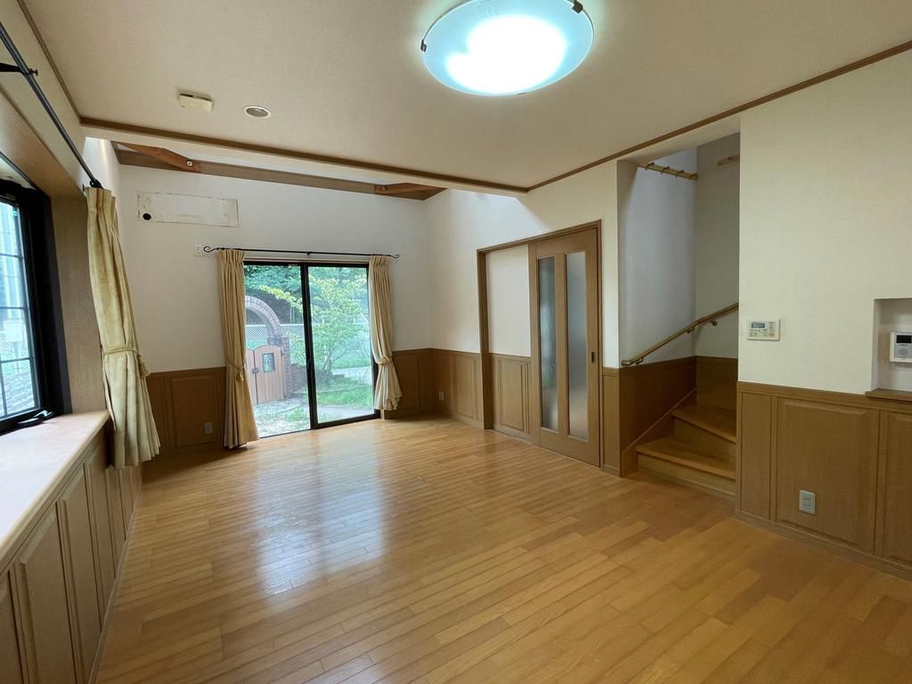 Spacious 4SLDK Wooden House for Sale in Himeji, Hyogo - Thumbnail 3