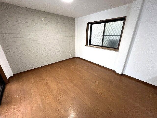 3LDK Steel Frame House for Sale Near Shuntokumichi Station, Higashiosaka - Thumbnail 3