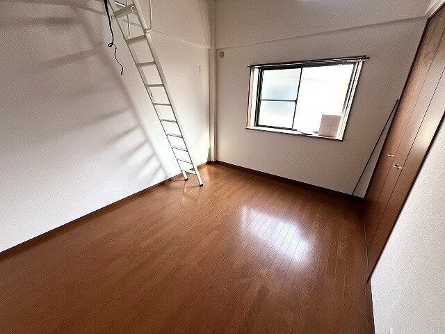 3LDK Steel Frame House for Sale Near Shuntokumichi Station, Higashiosaka - Thumbnail 2