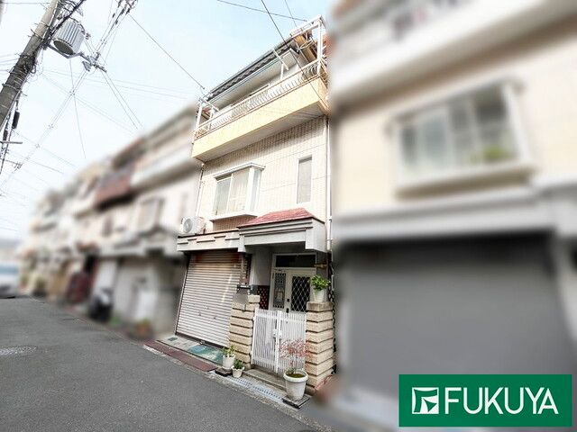5DK 3-Story Wooden House for Sale in Daito City, Osaka - Thumbnail 2