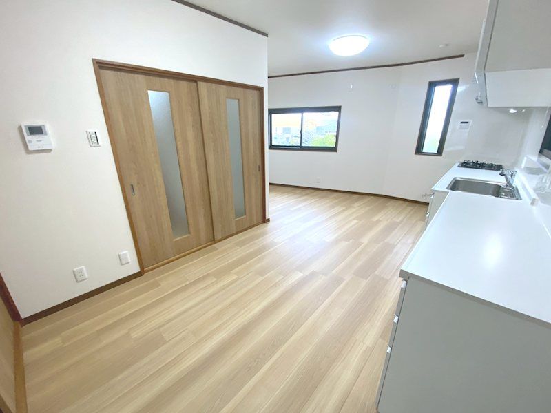 Renovated 4LDK House in Katano, Osaka | 103.46 sqm, Corner Lot - Thumbnail 3