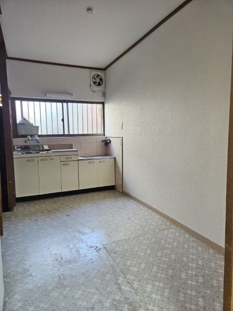 3DK Detached House for Sale in Neyagawa, Osaka - 800万円 - Thumbnail 4