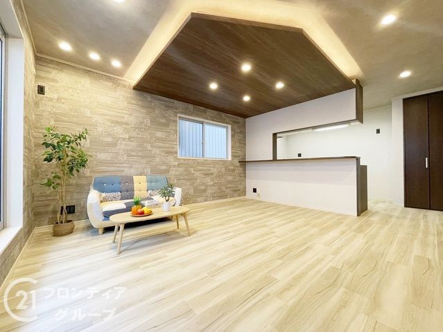 4LDK House for Sale in Tennoji, Osaka - 101 sqm - Thumbnail 3