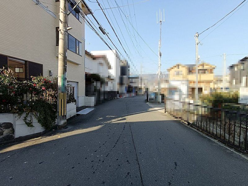 Renovated 5LDK House for Sale in Takatsuki, Osaka - Thumbnail 3