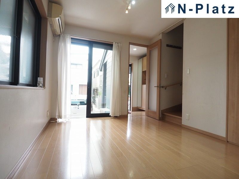 4LDK House for Sale in Tarumi, Kobe | 2012 Build with Parking - Thumbnail 3