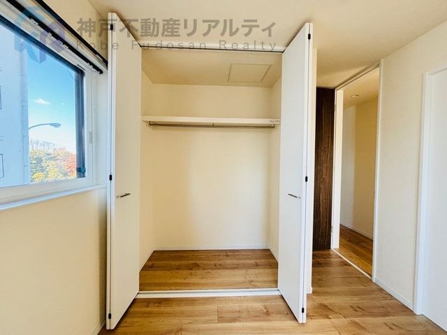 2018-Built 5LDK House with Parking in Kobe's Tamon-dai - Thumbnail 3