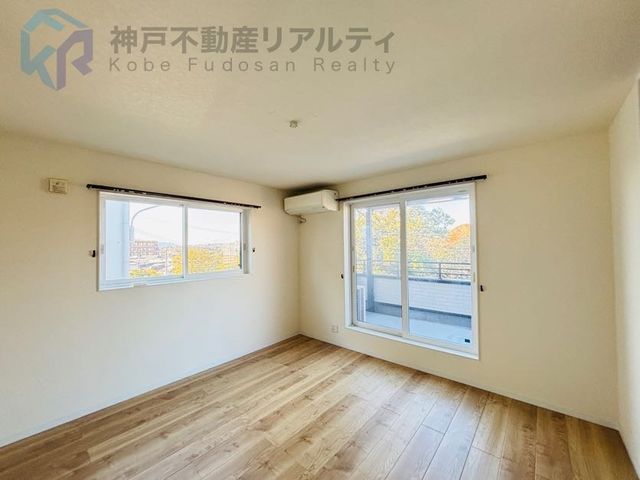 2018-Built 5LDK House with Parking in Kobe's Tamon-dai - Thumbnail 2