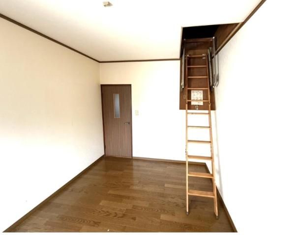 3LDK Detached House for Sale in Tsurumi, Osaka - 1580万 Yen - Thumbnail 2