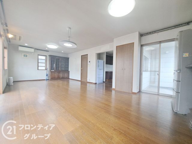 6SLDK Detached House for Sale in Himeji, 240m² - Thumbnail 3