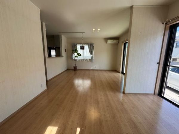 3LDK Detached House for Sale in Yamashina, Kyoto - 89.84 sqm - Thumbnail 4