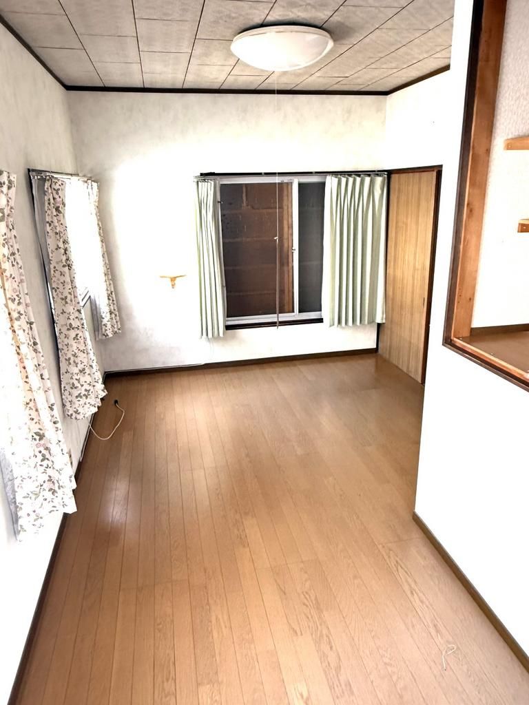 4DK Detached House for Sale in Kadoma City, Osaka - 2 Min Walk to Oowada Station - Thumbnail 2