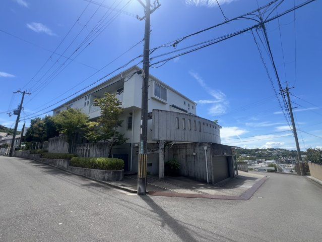 6LDK SRC House for Sale in Wakayama City with Large Garden - Thumbnail 3