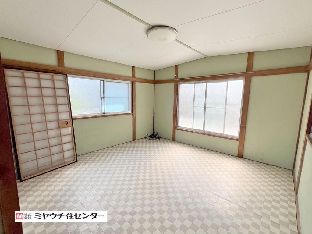 4K Detached House for Sale in Habikino, Osaka - 2 Parking Spaces - Thumbnail 2