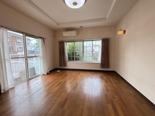 5LDK Detached House for Sale in Takaishi, Osaka - Thumbnail 3