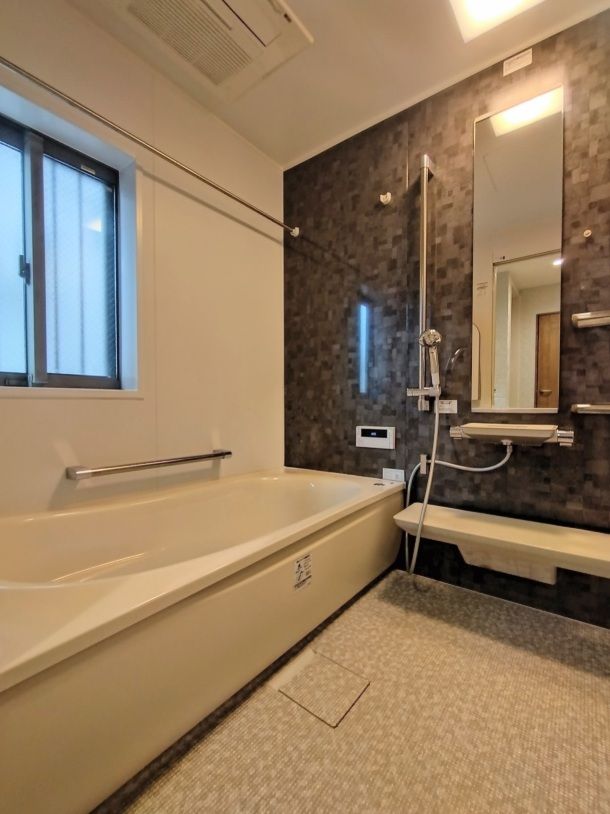 4LDK Modern House for Sale in Takatsuki, Osaka - 2020 Build - Thumbnail 2