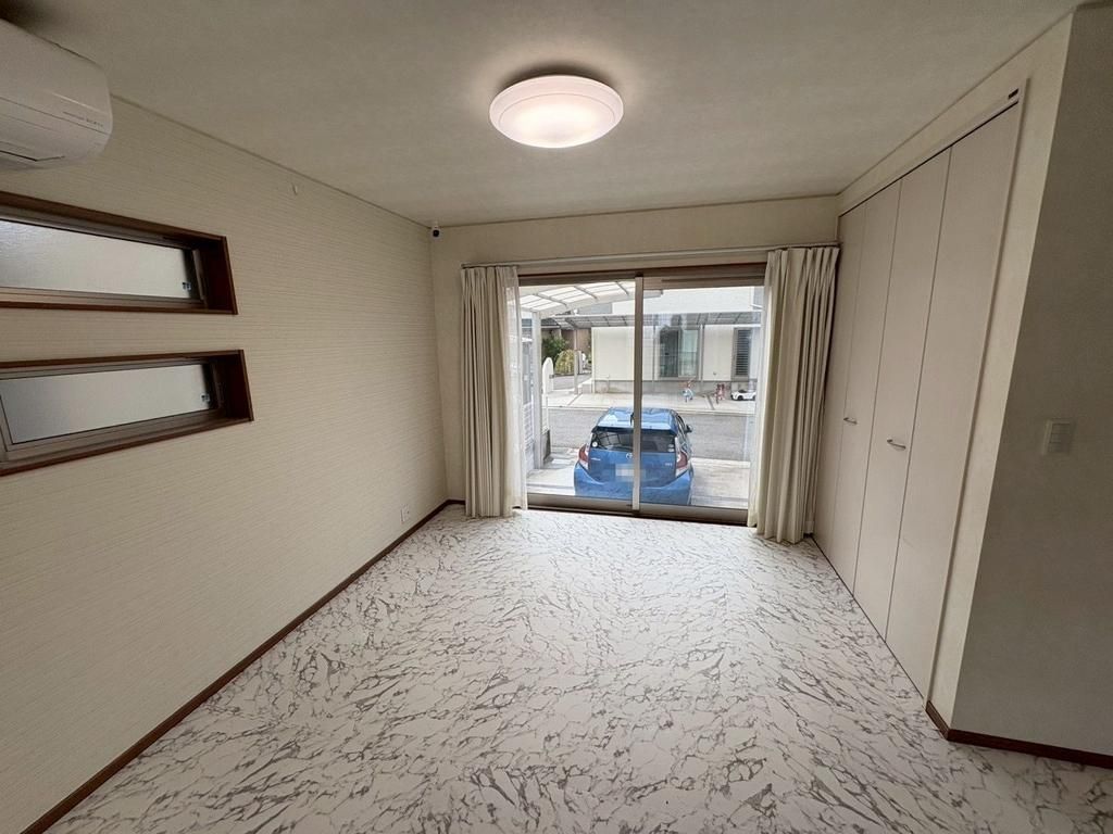 4LDK Detached House with Study and 3 Parking in Osaka Sayama - Thumbnail 2