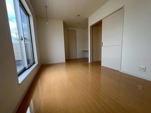 4LDK Detached House for Sale in Izumi City, Osaka - Thumbnail 3