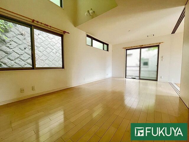 4LDK Detached House in Hirakata, Osaka - 114.48 sqm - Thumbnail 2