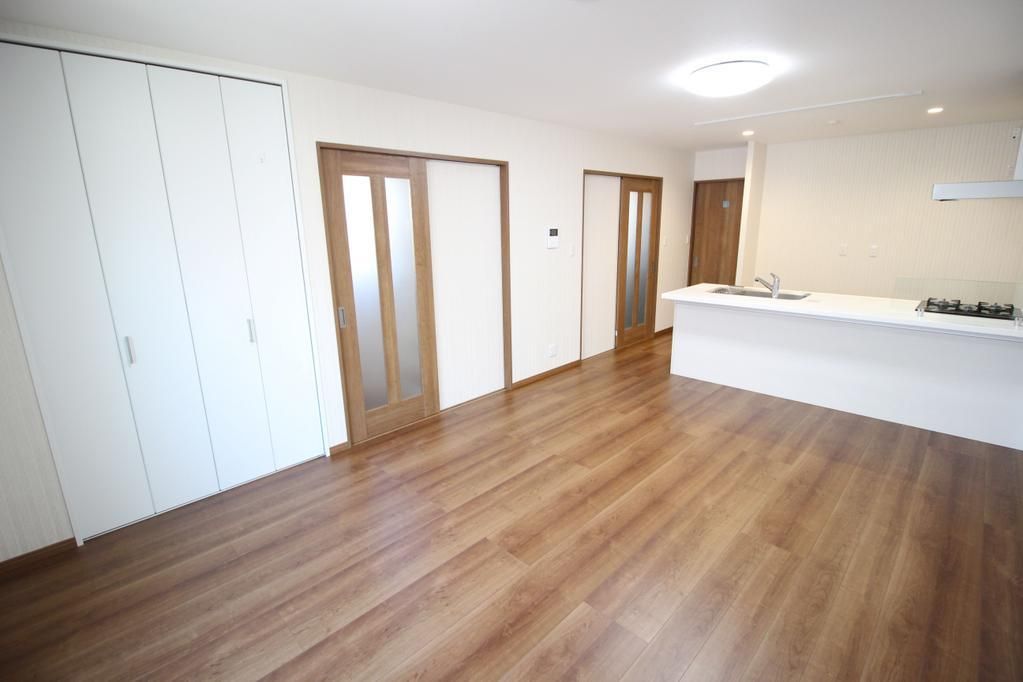 Modern 3-Story House for Sale in Osaka's Ikuno Ward - Thumbnail 3