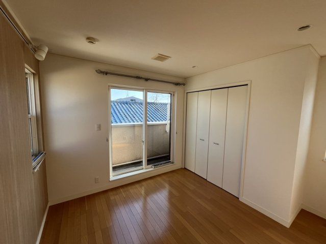 4LDK Detached House for Sale near Shimo Station, Moriguchi - Thumbnail 2