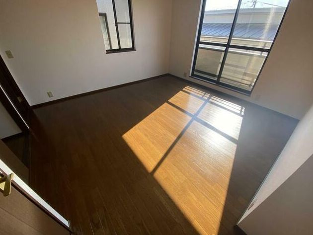 Renovated 4LDK House with Parking in Wakayama City - Thumbnail 2