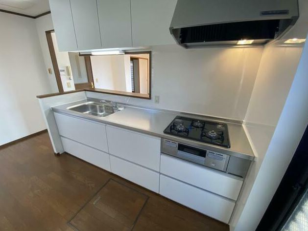 Renovated 4LDK House with Parking in Wakayama City - Thumbnail 4