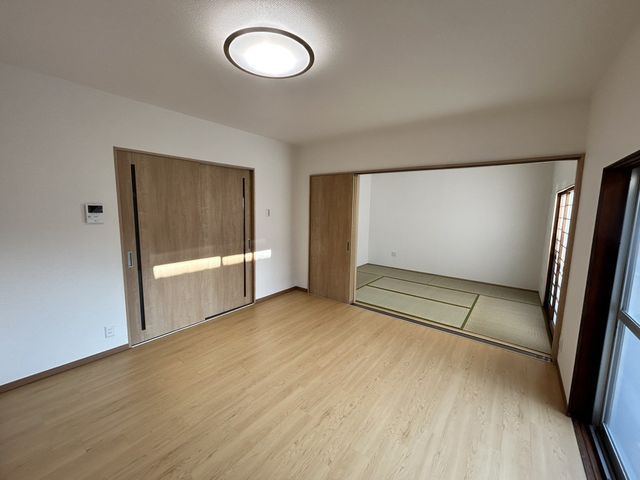 Renovated 3SLDK House in Shimonoseki Chofu | 198 sqm Corner Lot - Thumbnail 2