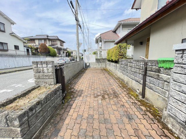 4LDK Detached House for Sale in Kobe's Kita Ward - Thumbnail 3
