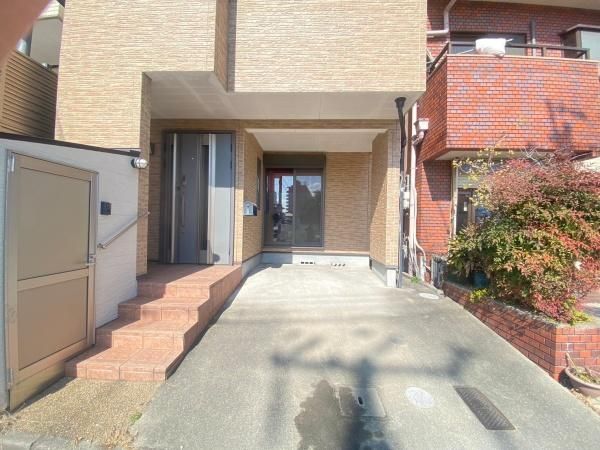 3LDK House for Sale in Wakayama City, Wakayama Prefecture - Thumbnail 2