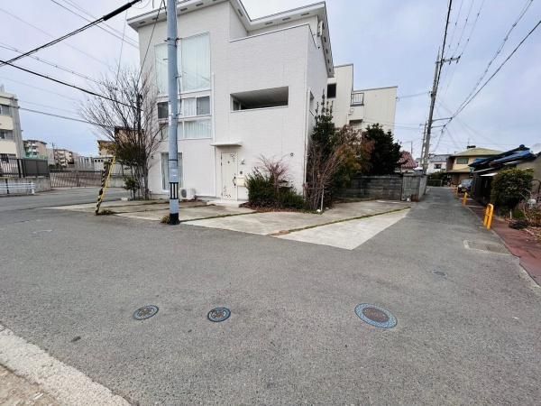 Modern 4LDK House in Hannan, Osaka - Vacant & Move-in Ready - Thumbnail 2