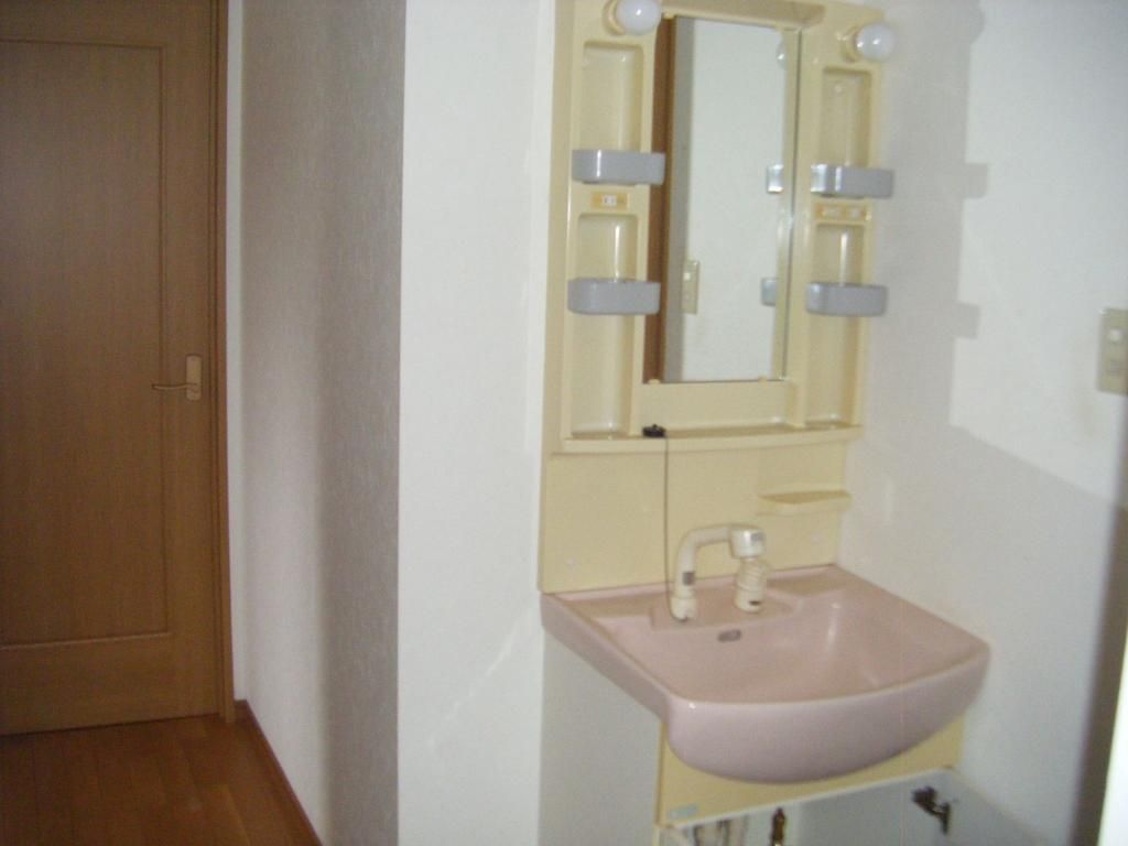 3LDK House with Sunroom for Sale in Sakai City, Fukui - Thumbnail 2