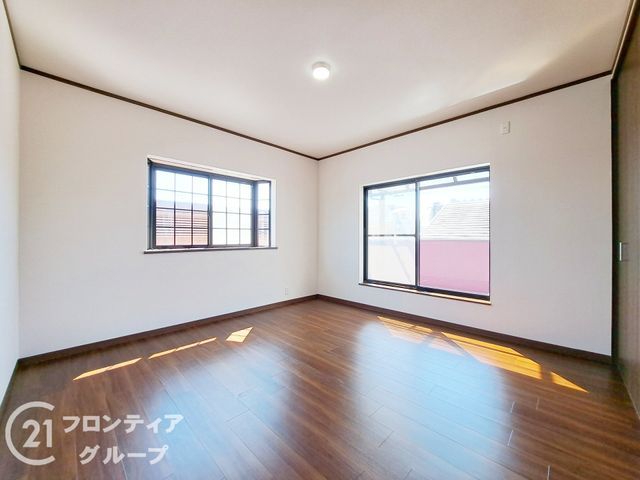 3LDK Detached House for Sale in Yao, Osaka - Thumbnail 2