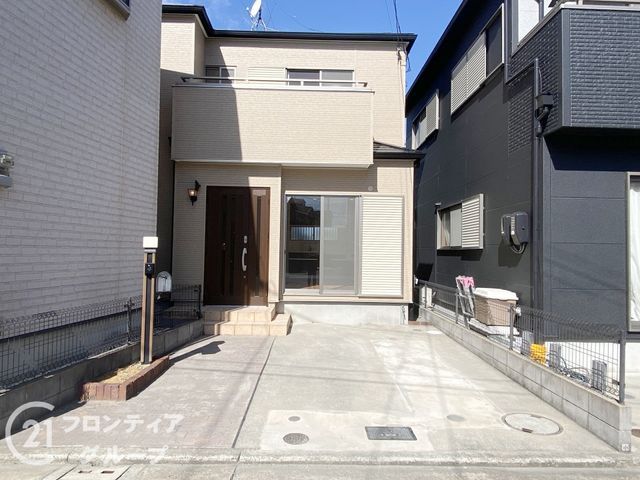 Renovated 3LDK House for Sale in Sakai, Osaka - Thumbnail 2