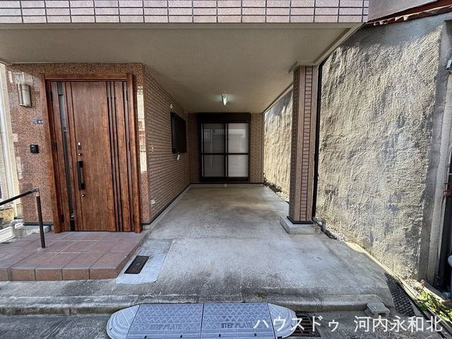 4LDK Steel-Frame House with Attic & Garage in Higashiosaka - Thumbnail 2