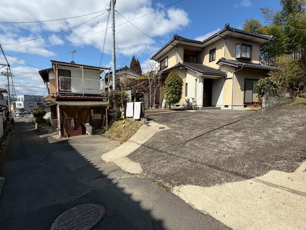 4LDK Detached House for Sale in Ayabe City, Kyoto - Thumbnail 2