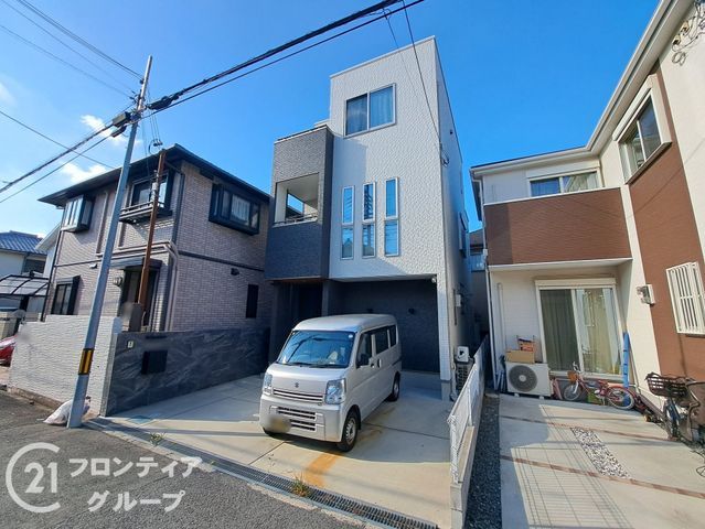 Modern 3LDK Detached House for Sale in Yao City, Osaka - Thumbnail 2