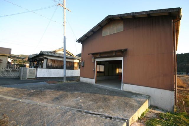 6LDK Traditional House for Sale in Taishi Town, Hyogo - Image 1