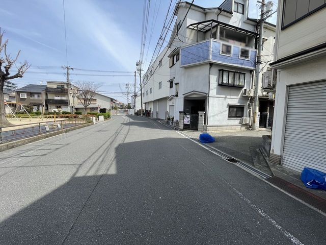 4LDK House for Sale in Higashiyodogawa-ku, Osaka - Thumbnail 2