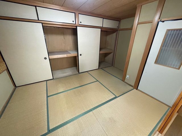 4LDK House for Sale in Higashiyodogawa-ku, Osaka - Thumbnail 3