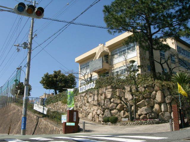 Renovated 2LDK House for Sale in Kobe's Higashinada Ward - Image 1