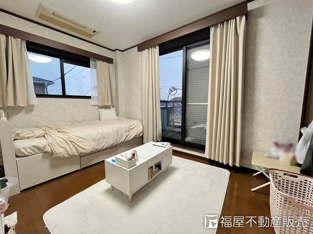 4LDK House with Rooftop Terrace for Sale in Kashiwara, Osaka - Thumbnail 2