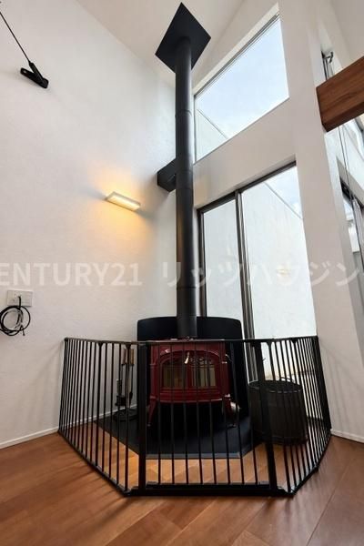 Modern 3LDK House with Wood Stove in Hirakata, Osaka - Thumbnail 4