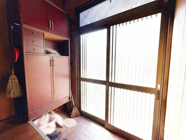 3K Townhouse for Sale in Minato-ku, Osaka Near Osaka Port Station - Thumbnail 3