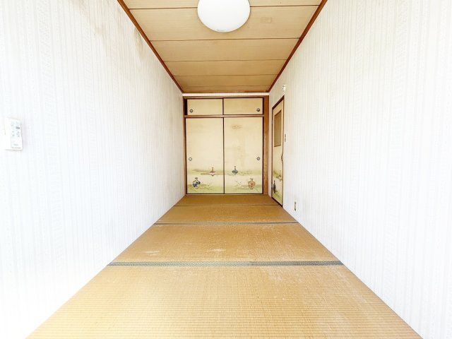 3K Townhouse for Sale in Minato-ku, Osaka Near Osaka Port Station - Thumbnail 4