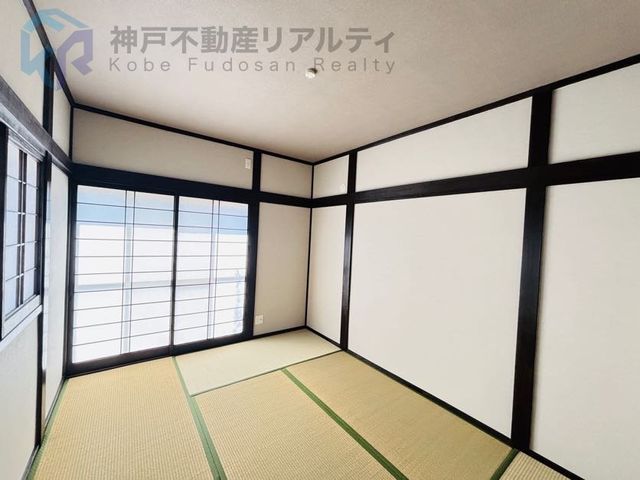 Renovated 4LDK House in Kobe Otsukadai, Near Schools & Station - Thumbnail 3