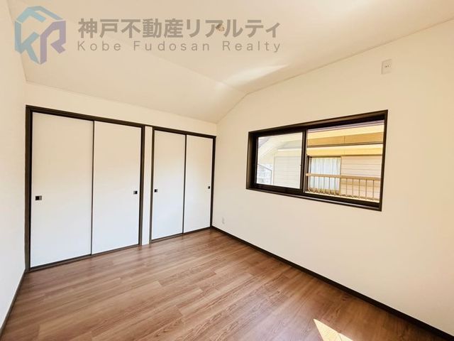Renovated 4LDK House in Kobe Otsukadai, Near Schools & Station - Thumbnail 4